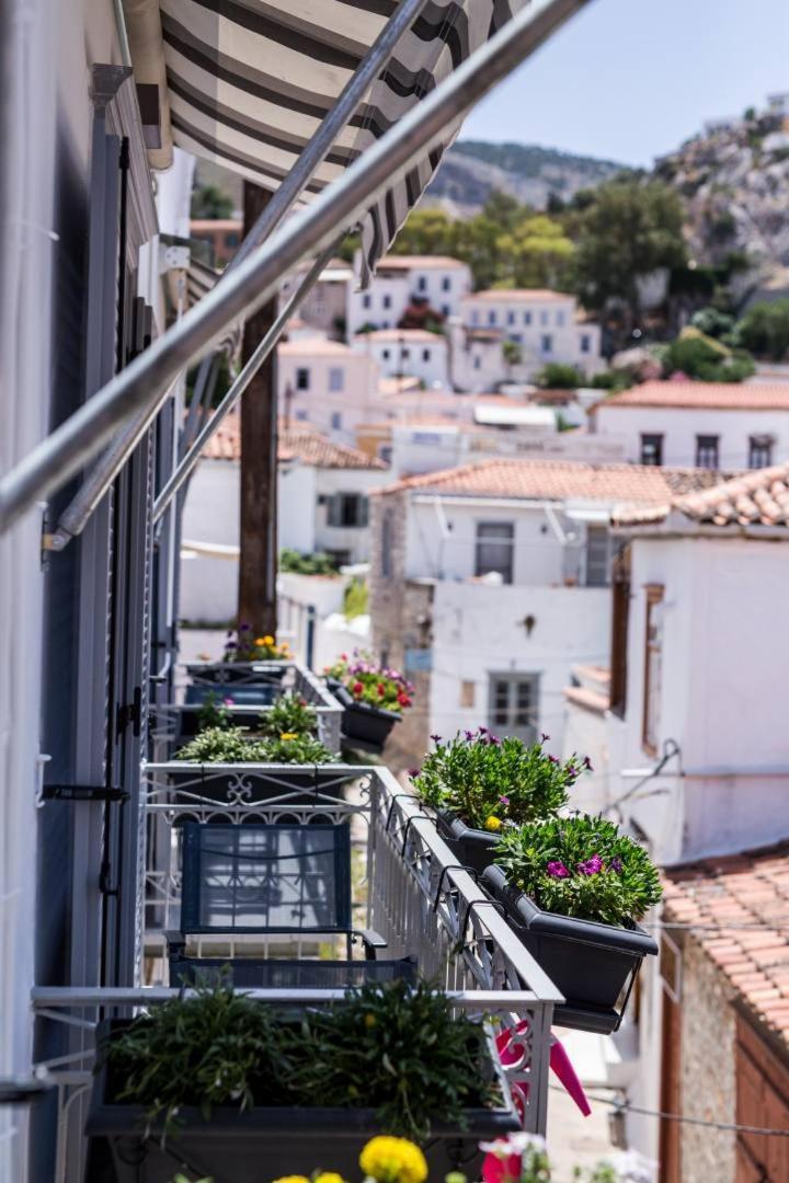 NESEA Boutique Apartments Hydra  Extérieur photo