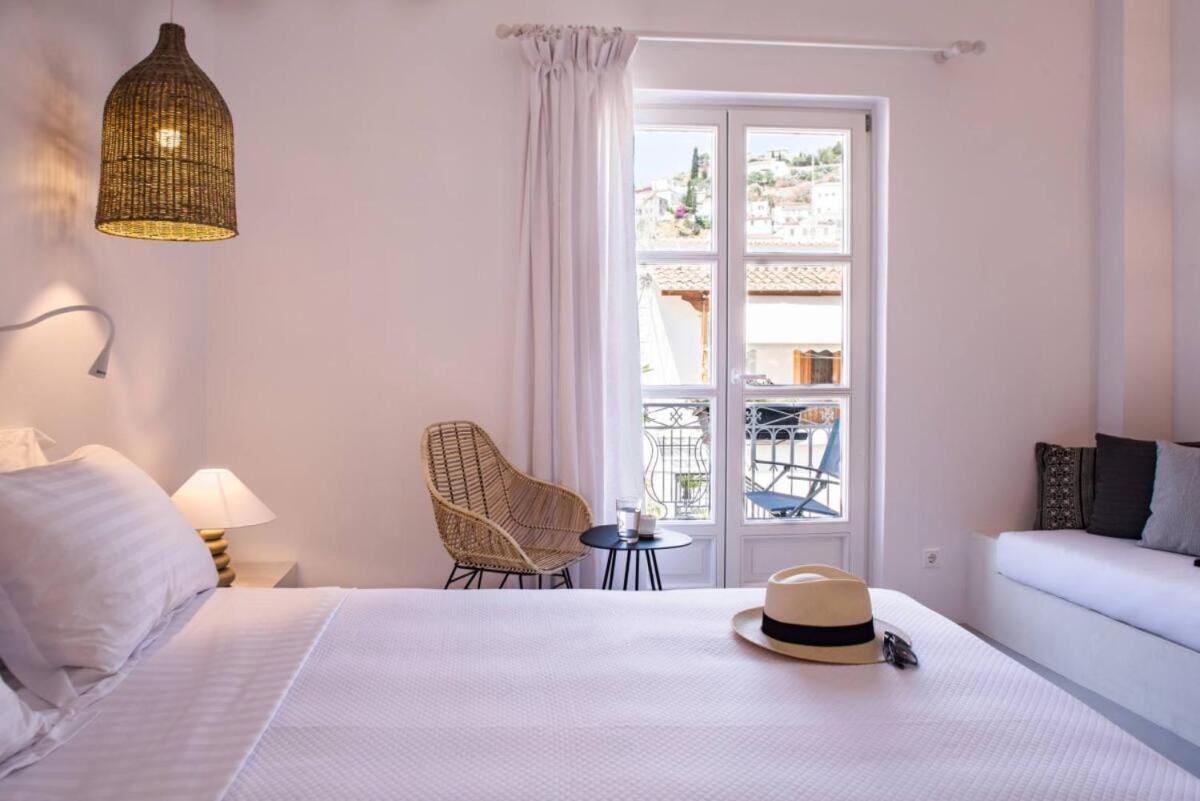 NESEA Boutique Apartments Hydra  Extérieur photo