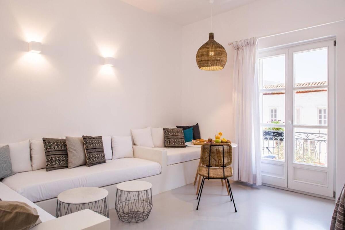 NESEA Boutique Apartments Hydra  Extérieur photo