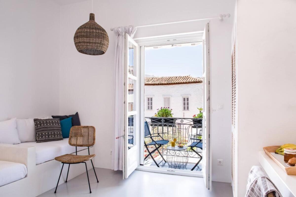 NESEA Boutique Apartments Hydra  Extérieur photo